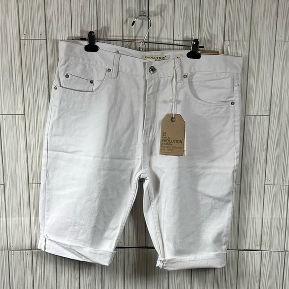 evolution in design Pants - Evolution in Design White Capri NWT